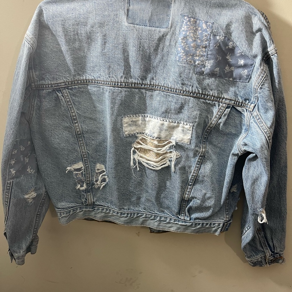American Eagle Denim Jacket. Size XXS extra extra small. Excellent Condition! - Picture 7 of 11
